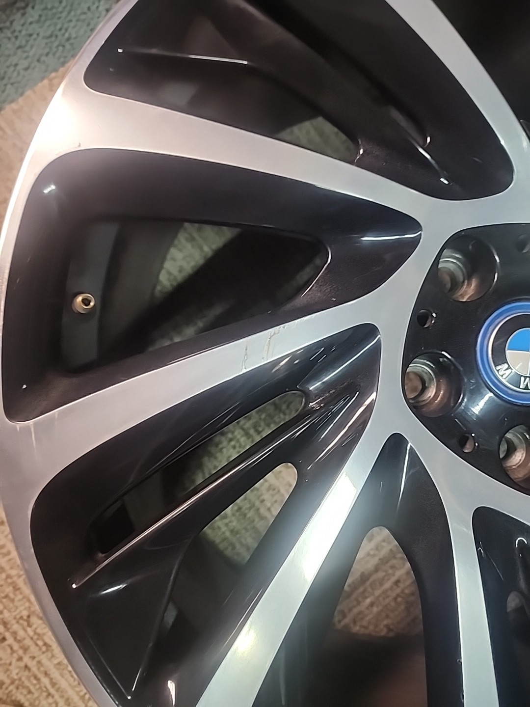 One BMW I8 Rim