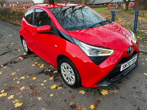 2020 REG TOYOTA AYGO X PLAY MANUAL EURO 6 ULEZ YARIS FULL TOYOTA SERVICE - Picture 2 of 12