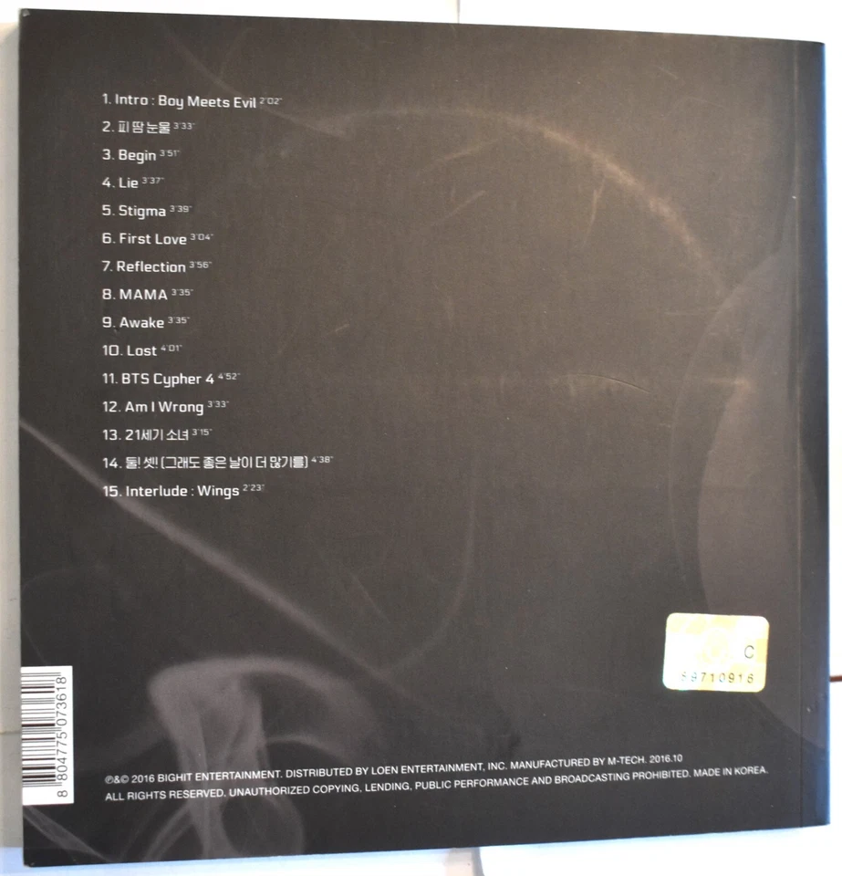 Official BTS Photobook Wings Version W + Used CD Album + J-Hope Photocard - Image 2 of 4