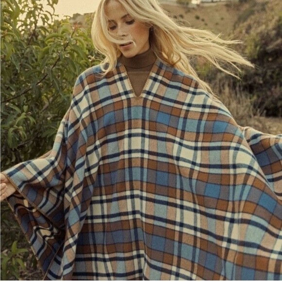 Doen..Dusk Poncho..Wool&Cashmere...NWT!