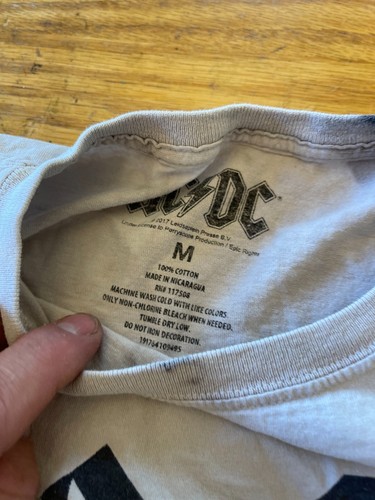 Camiseta Vintage Banda Talla Mediana AC DC Espalda en Negro - Imagen 5 de 7