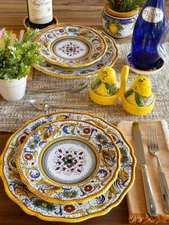 Two Deruta Raffaellesco 2 Piece Place Setting Dinner Salad Plate Made in Italy