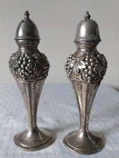 Vintage Weidlich Brothers WB Mfg Co Silver Plate Salt & Pepper Shakers Grapes