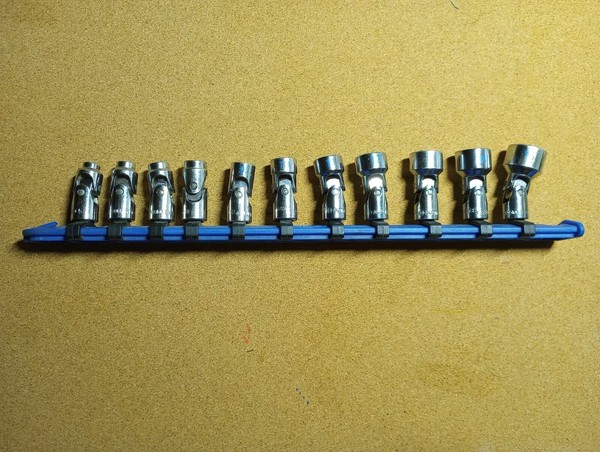 Matco 1/4" drive 5.5-15mm 6-point UNIVERSAL Chrome socket set SAUM116RB