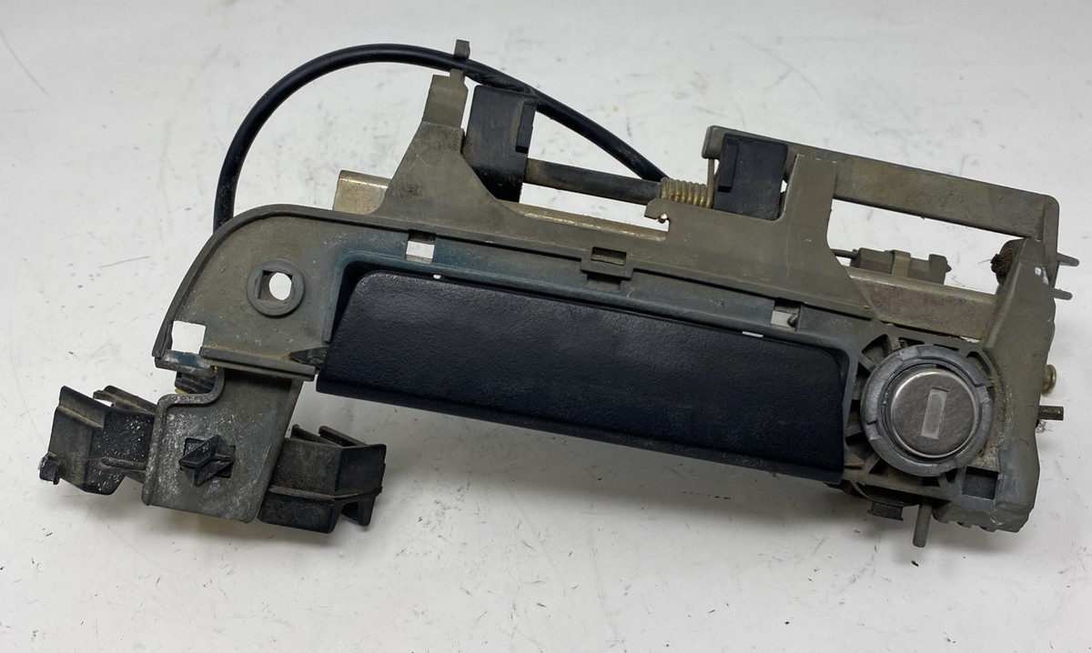 BMW Z3 OUTSIDE DOOR HANDLE LEFT ONE PLUG 1998-2002 51218401623 OEM