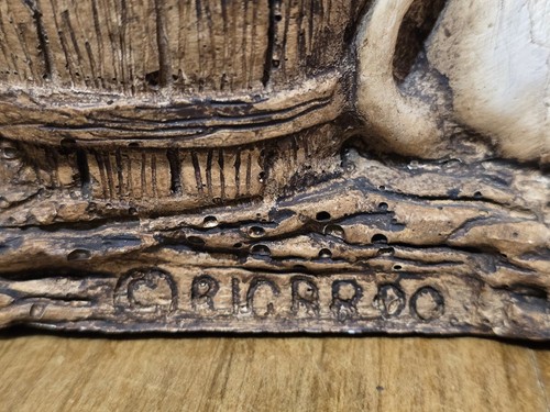 Vtg Ricardo Signed Wooden Beagle & Whiskey Barrel Carving Planter Succulent - Picture 5 of 11