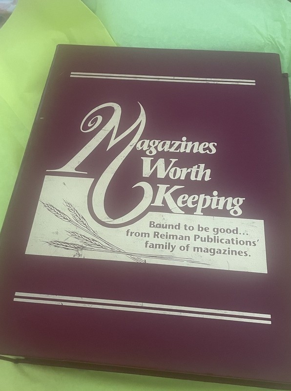 Magazines Worth Keeping EMPTY Hardcover Binder From Reiman Publications Holds 12