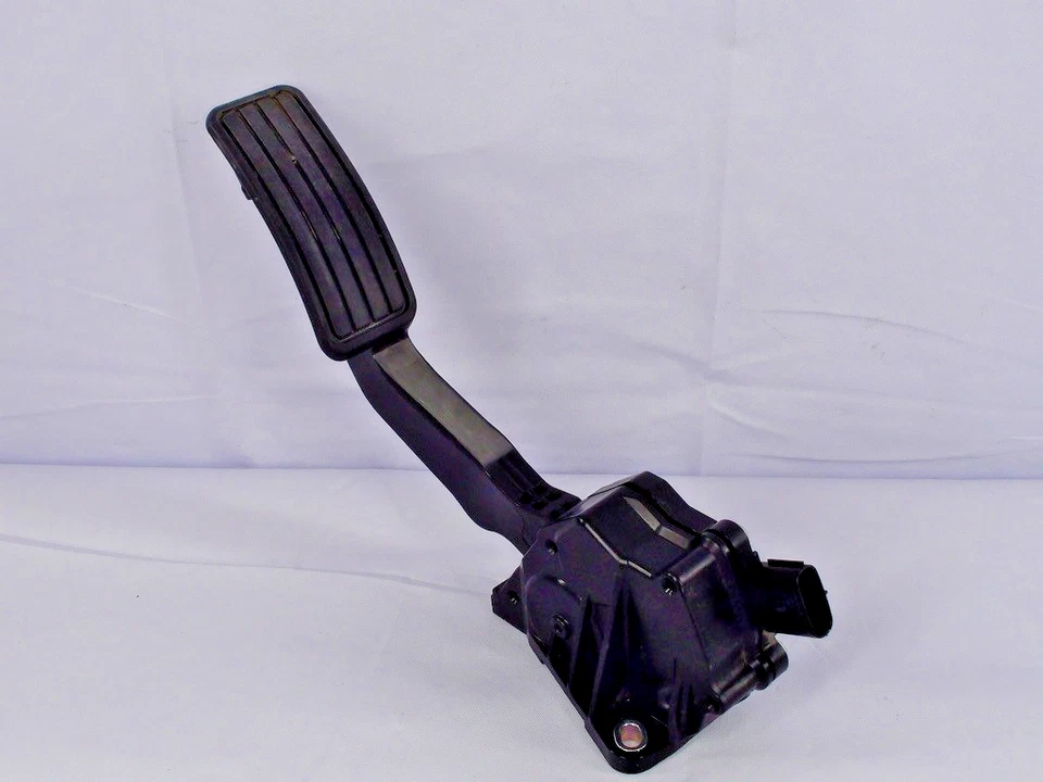 2014-2018 斯巴鲁 Forester 燃气踏板加速器 36010FJ050 原始设备制造商 — 第 3/4 张图片