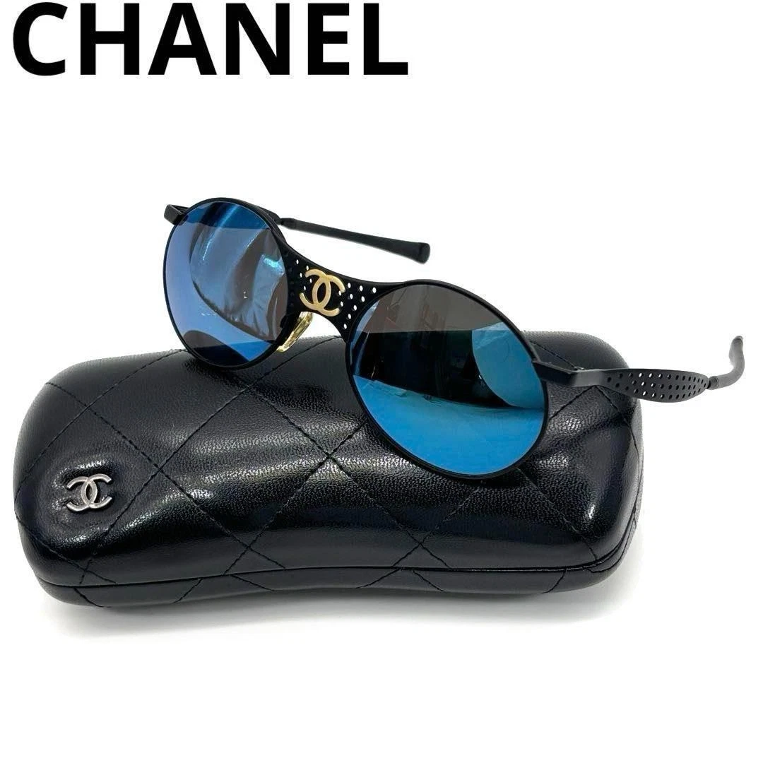 Preços baixos em Óculos de Sol Espelhado Azul CHANEL para mulheres