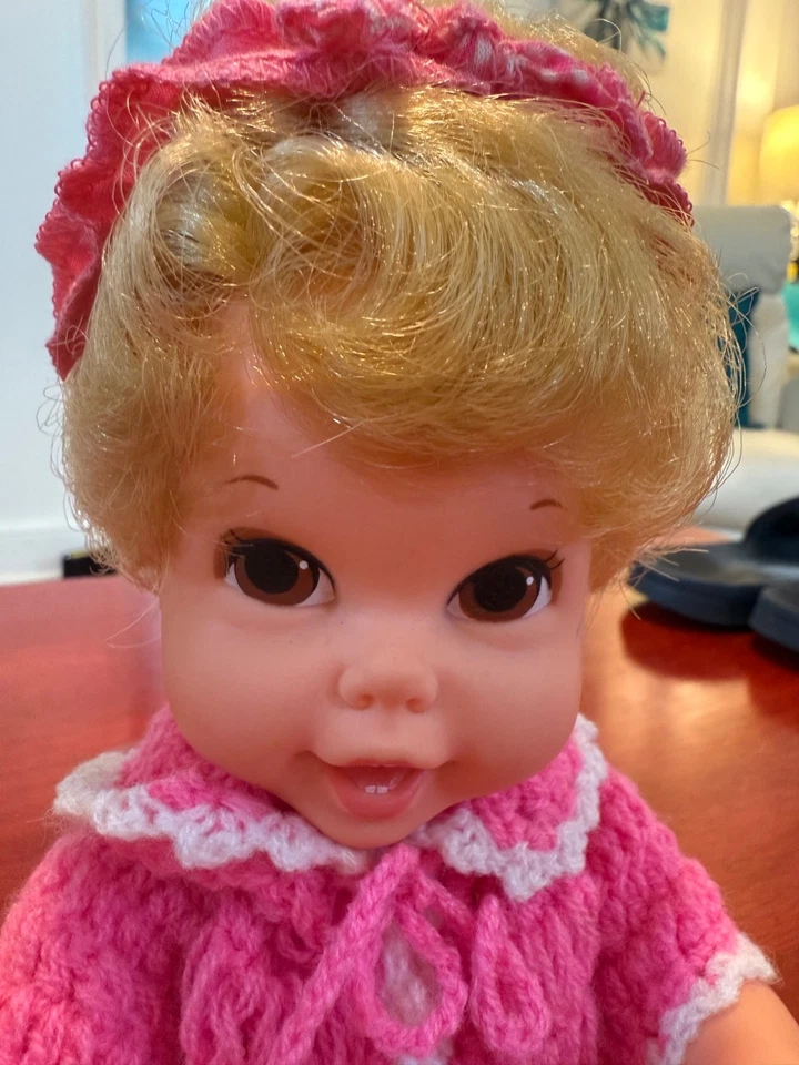 RARE VINTAGE Tiny Chatty Baby& Original Box WORKS-SHE TALKS. Hard to find - Image 4 of 4