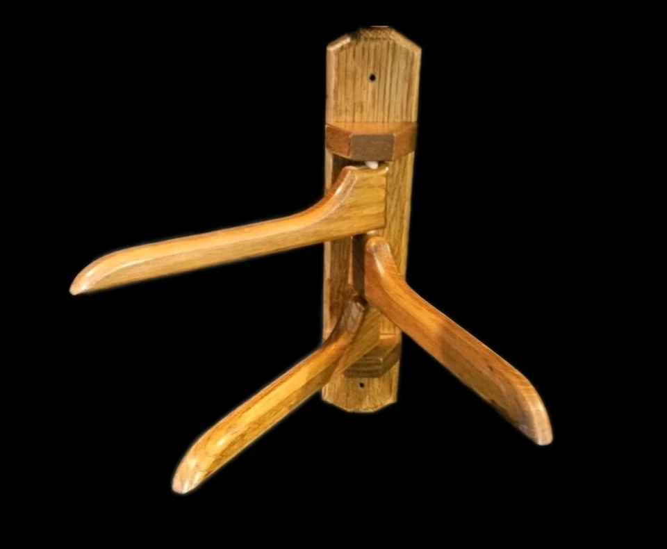 Ganchos de pared giratorios de roble vintage, ganchos franceses de triple capa Foto 2 de 4