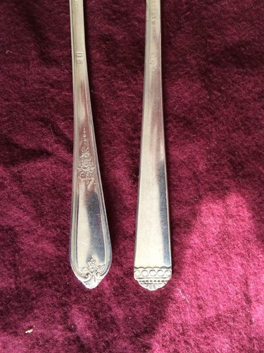 Set of 4 Vintage Grille Forks Wm Rogers 3 Patterns Mixed Lot - Picture 9 of 10