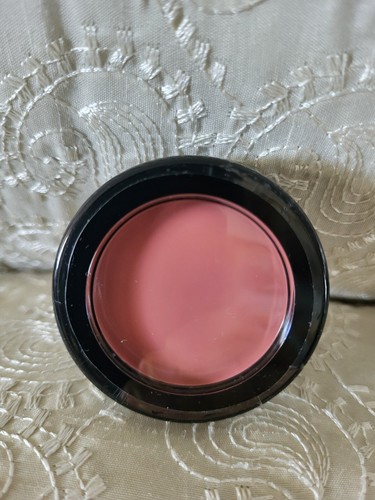 Skinn Color Touch Eye Cheek and Lip Glow