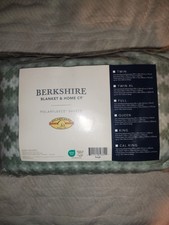 Berkshire Polarfleece Full Sheet Set w/2 Standard Pillow Cases-Sage NIB
