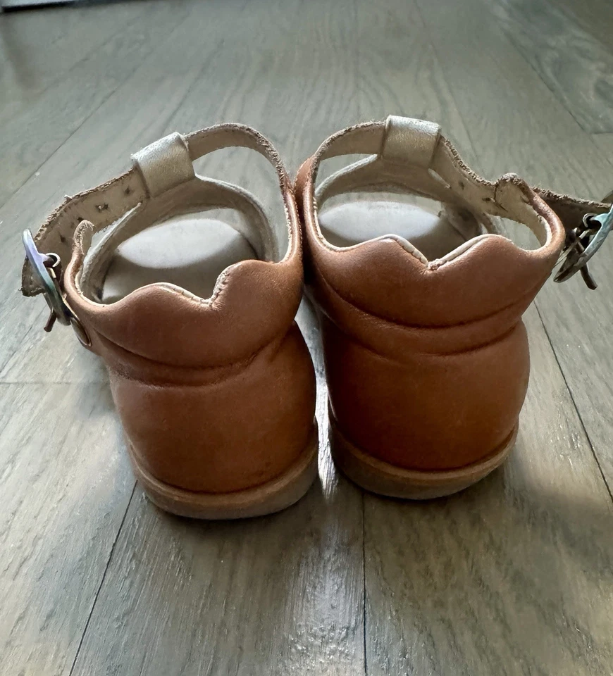 MANUELA DE JUAN niñas pequeñas cuero tostado coñac dorado Mary Jane sandalias EU 22 Foto 3 de 4