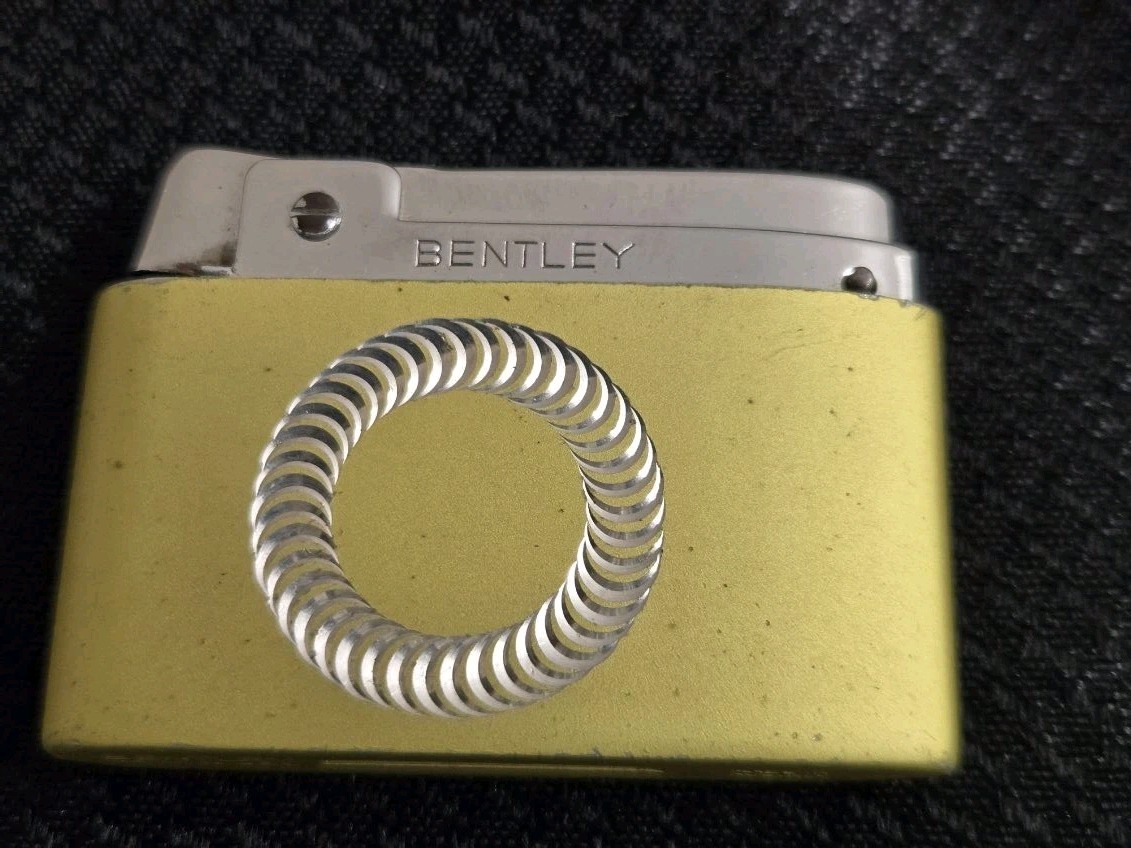 : Lime Green Metallic, Silver Etched Design. Not Working.
