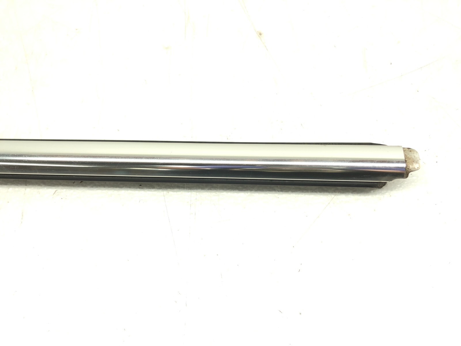2014-2020 MASERATI QUATTROPORTE LEFT DRIVER FRONT DOOR WINDOW BELT MOLDING TRIM