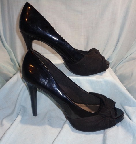 9 M Womens Fioni Shoes Black Patent 