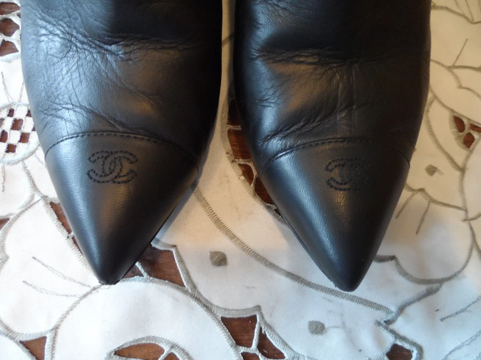 Botines negros de piel de cabra Chanel talla 37,5B Foto 4 de 4