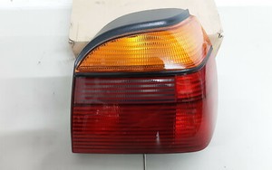 VW Golf 3 Limousine Rückleuchte Heckleuchte Rücklicht R Saturnus OVP 52-2-098/0