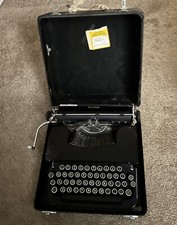Old Working Typewriter (antique) thumbnail