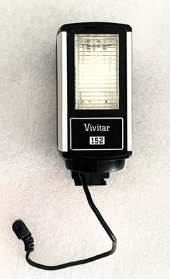 VINTAGE VIVITAR AUTO 152 ELECTRONIC CAMERA FLASH W/ PC SYNC CORD & ORIGINAL CASE