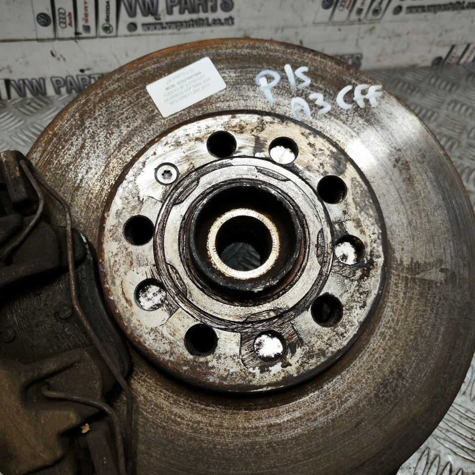 AUDI A3 8P PASSENGER SIDE FRONT HUB 2.0TDI CFF 2009-2012 - Image 4 of 4