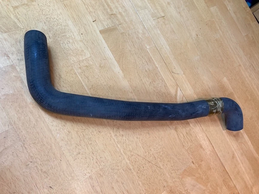 Mangueira de radiador superior 1965-66 GM Buick Wildcat Electra R76EP50 - Imagem 4 de 4