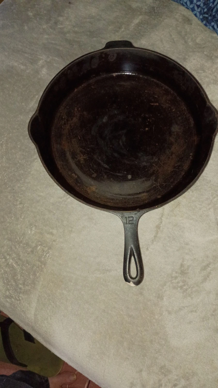 Griswold Cast Iron #12 Large Block Logo Skillet w/ Heat Ring