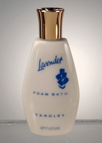 VINTAGE YARDLEY LAVENDER FOAM BATH 4 FL. OZ. 90% FULL.