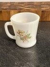 3" ANCHOR HOCKING Fire King With Christmas Horn Design On Milk Glass Coffee Mug — photo 2