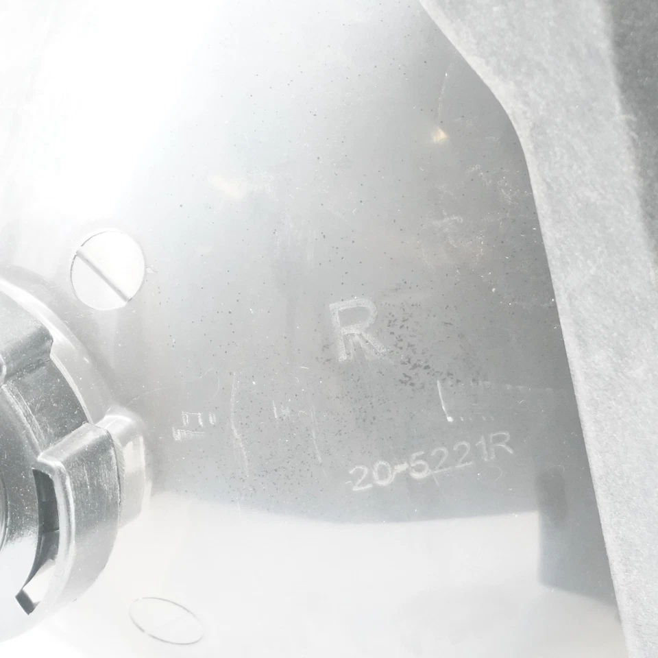 Lâmpada de cabeça TYC RH número de peça 114-58555R para 1998 Nissan Frontier - Imagem 2 de 4