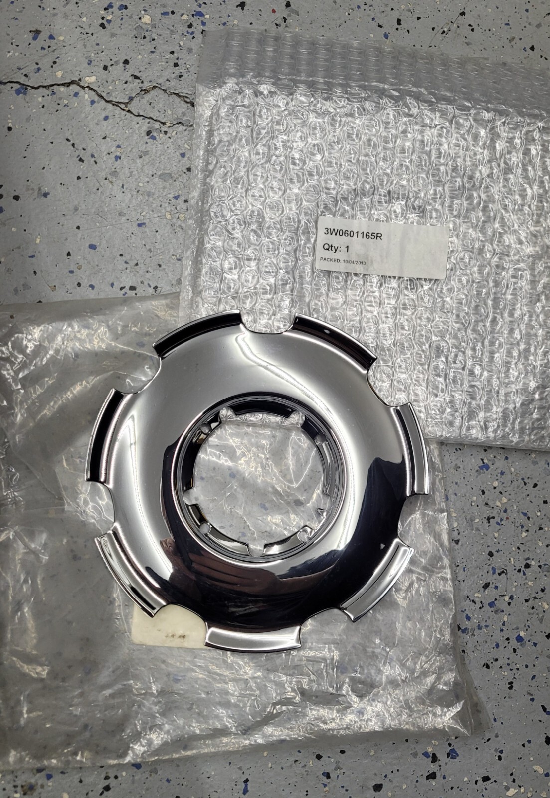 Bentley CAP 7 SPOKE CHROME WHEEL CENTER RIM 3W0601165R