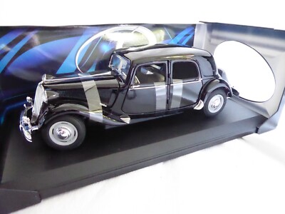 Maisto 1/18 - Citroën Traction 15-6 Noire 1952 - Modèle Réduit Sans Boîte