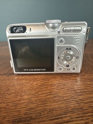 Vivitar Vivicam 8400 8.0MP Compact Digital Camera Silver See