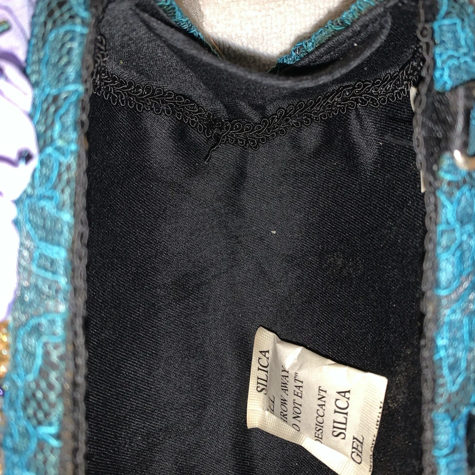 Cartera de sabana de colección rematada con surtido único de cuentas piedras encaje y seda Foto 3 de 4