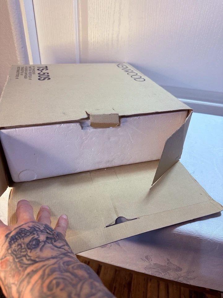 Kenwood TS-50S HF Transceiver w/ Original MC-43S Mic, Box & Mount Bracket - Image 4 of 4