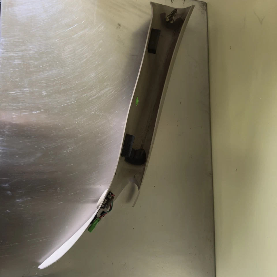 02-06 Cadillac Escalade ESV A-Pilar Cubiertas de ajuste Altavoces Bose Luz Esquisto Foto 4 de 4