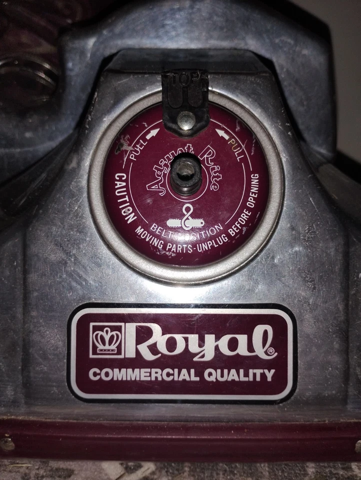 Aspiradora vertical de metal Royal Preferred Collection con bolsas y manuales EE. UU. Foto 3 de 4