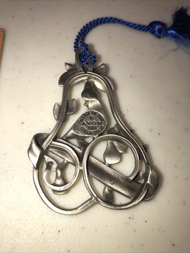 Avon Partridge in a Pear Tree Pewter Ornament 2001 Avon - Picture 3 of 4