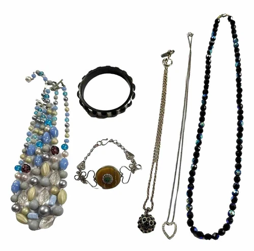 Lot of Vintage Costume Jewelry - 6 Pieces Necklaces Bracelets