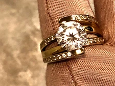 DIAMONIQUE CZ ITALIA SHINY FLOWER RING, 18K YELLOW GOLD-PLTD, SIZE 7 (M4571-24)