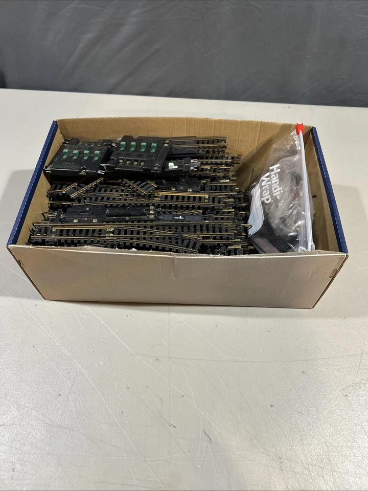 Lot of 125 Atlas Tyco Sector HO Scale Train Tracks Terminals Rerailers Switches - Image 2 of 4