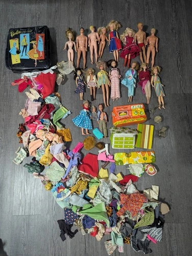 Vintage 1970s Lot Of Mattel Barbie Dolls Ken, Furniture, Clothes, Carrying Case