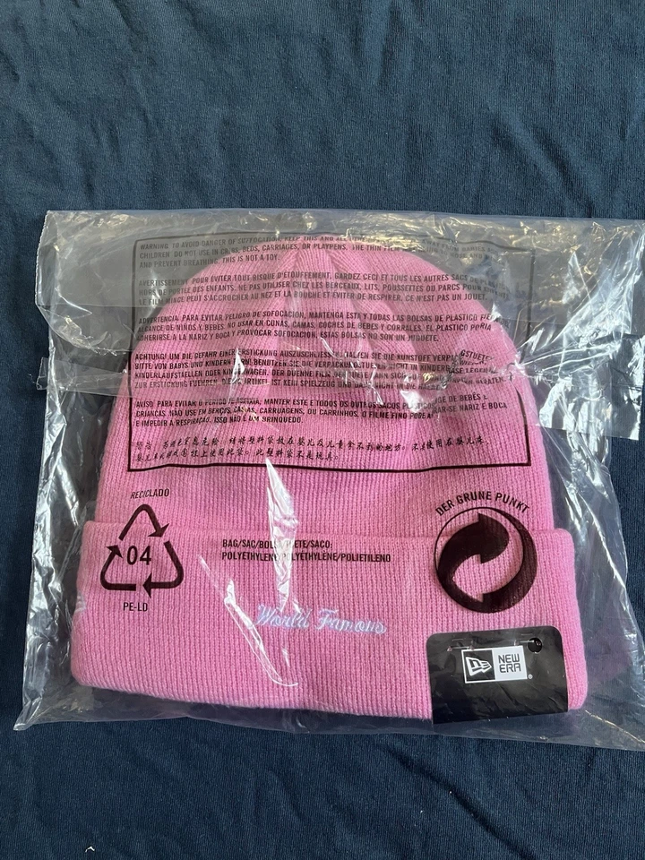 Gorro Supreme Rosa Logo Caja Rosa 2021 Foto 2 de 4