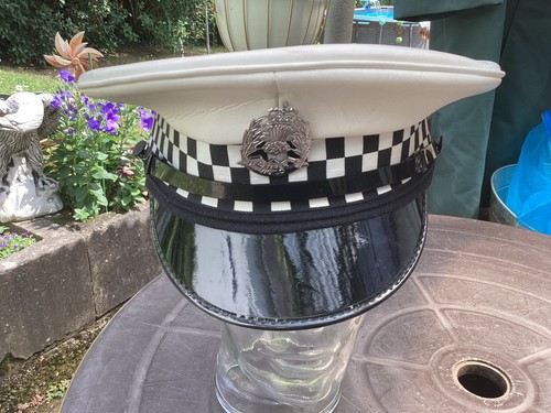 Police,Polizeimütze,Scotland Police, Semper Vigilo, weiß ,England,Abzeichen