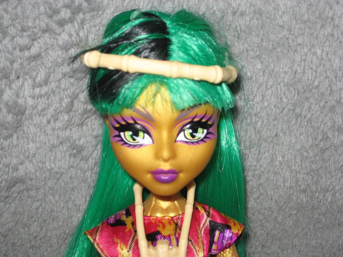 Monster High Doll Ghouls Getaway JINAFIRE 221106-1) *Near