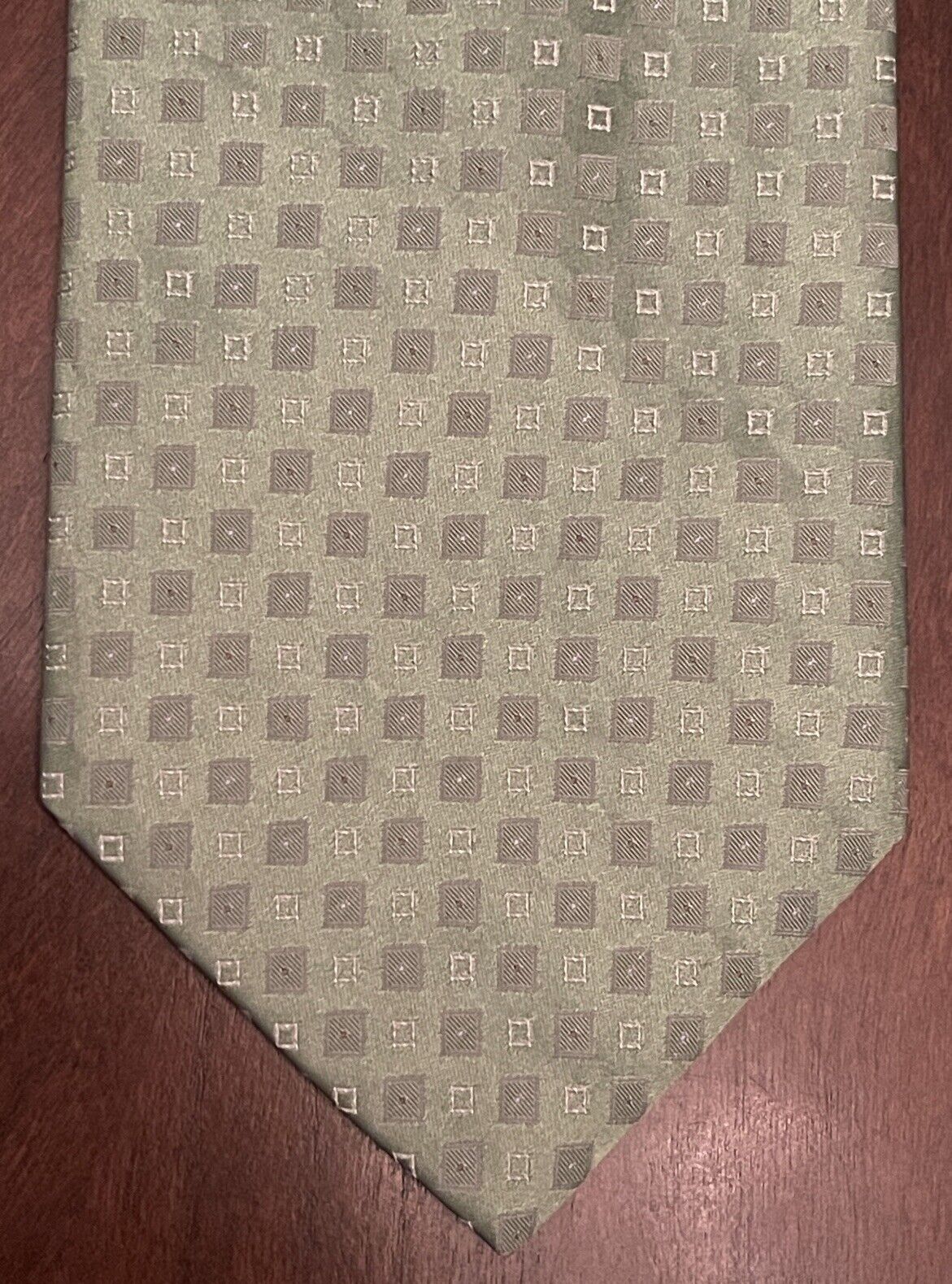 Foto 1 di 9