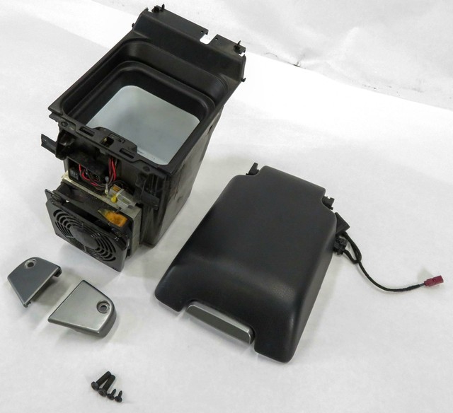 20062009 RANGE ROVER SPORT (L320) CONSOLE ARM REST REFRIGERATOR COOLER