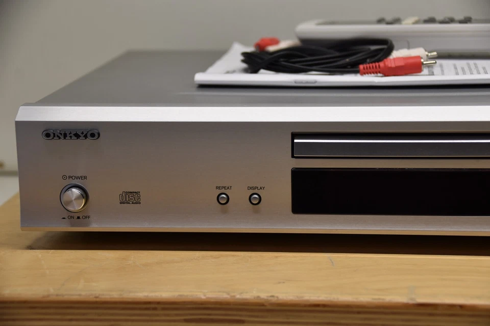 Onkyo DX-7355 High-end CD/ MP3 Player in Silber mit BDA und FB! TOP Zustand - Bild 2 von 4